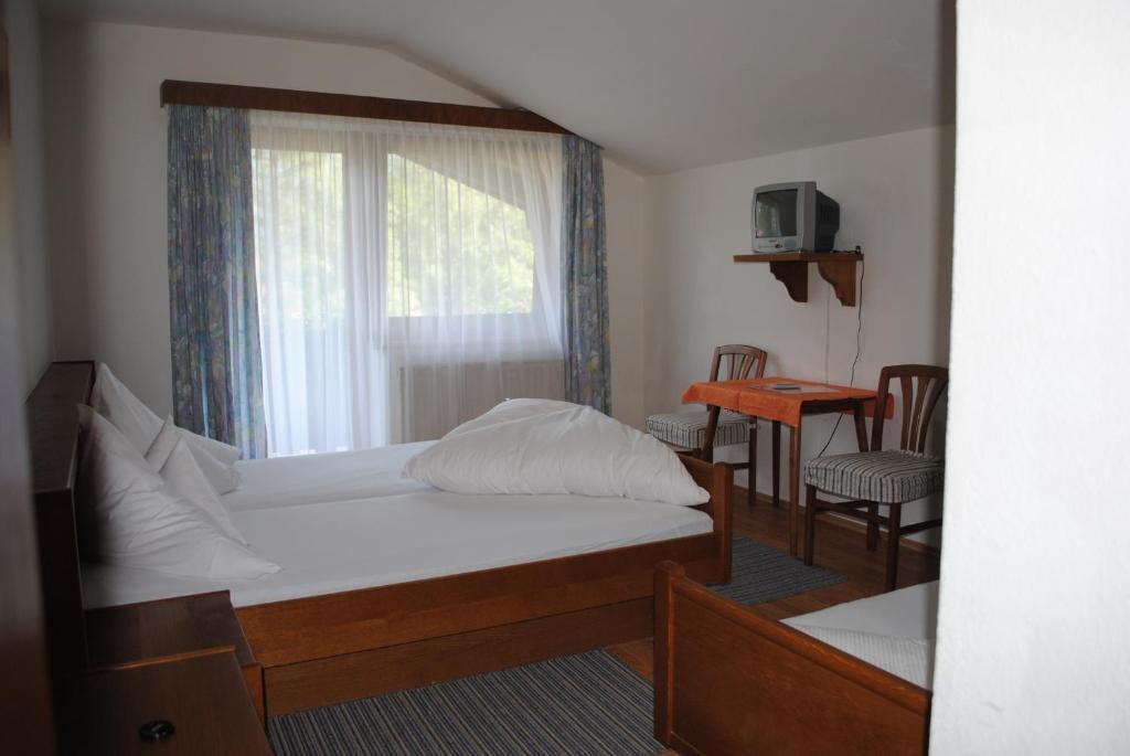 Pension Larchenhof Маурах Стая снимка